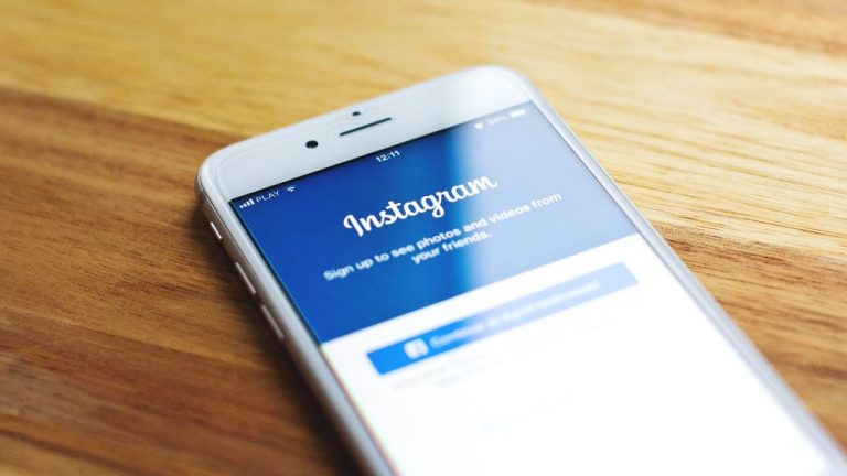 Instagram से अपना फ़ोन नंबर कैसे हटाएं